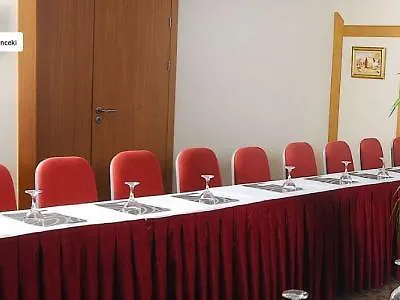 산리 스위트 호텔 4*