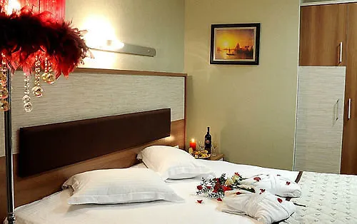 Hotell The Hera Premium 4*