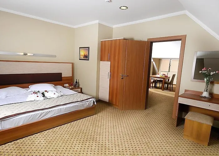 Ξενοδοχείο The Hera Premium 4*